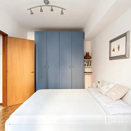 Comfy Apartment In Corso Como-3